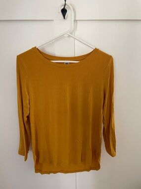 Women’s Long Sleeve Top in Mustard